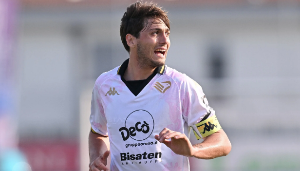 Edoardo Soleri del Palermo calcio festeggia dopo aver segnato un