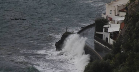 Maltempo, Eolie isolate: fiume di pomice a Lipari - Nuovo Sud